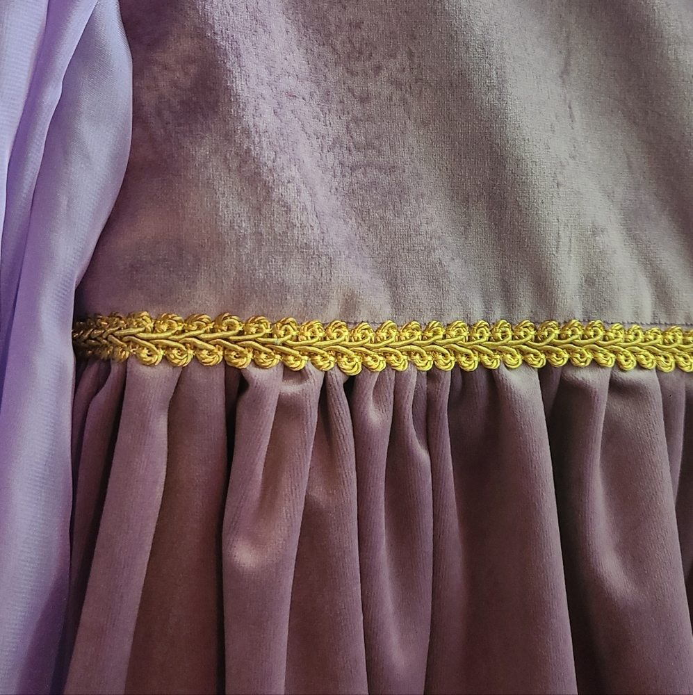 Purple Italian Renaissance Dress - Picture 3 of 14